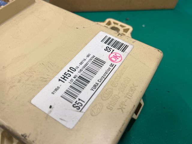 bontott KIA CEED Biztosítéktábla Utastér