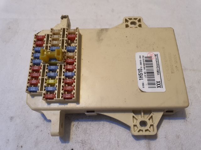 bontott KIA CEED Biztosítéktábla Utastér