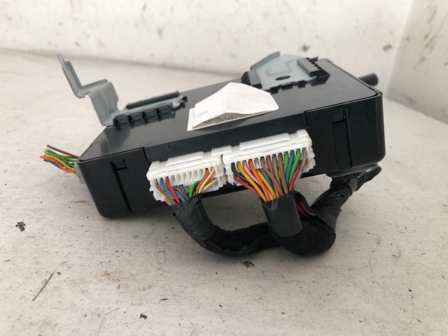 bontott KIA CEED Biztosítéktábla Utastér