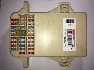 bontott KIA CEED Biztosítéktábla Utastér