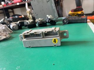 bontott KIA CEED Biztosítéktábla Utastér