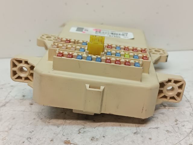 bontott KIA CEED Biztosítéktábla Utastér