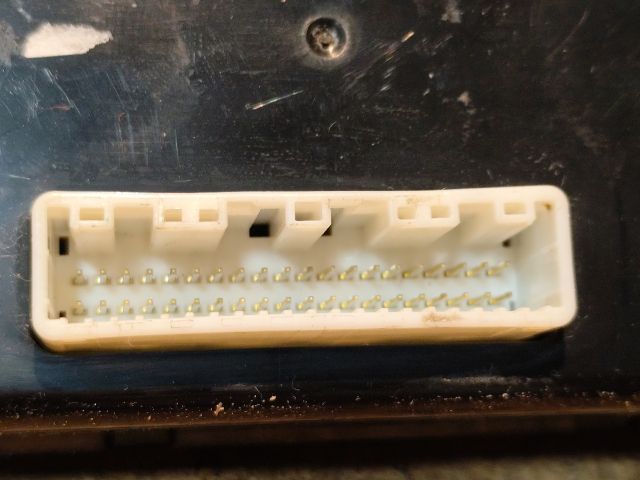 bontott KIA CEED Biztosítéktábla Utastér