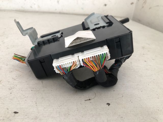 bontott KIA CEED Biztosítéktábla Utastér