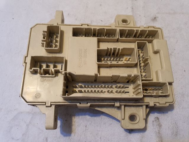 bontott KIA CEED Biztosítéktábla Utastér