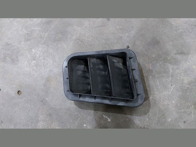 bontott KIA CEED Csomagtér Szellőző Hátsó