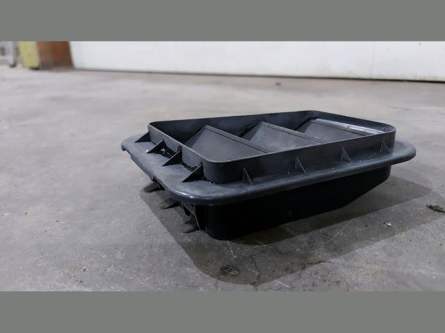 bontott KIA CEED Csomagtér Szellőző Hátsó