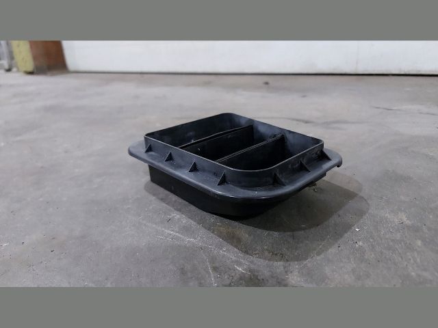 bontott KIA CEED Csomagtér Szellőző Hátsó