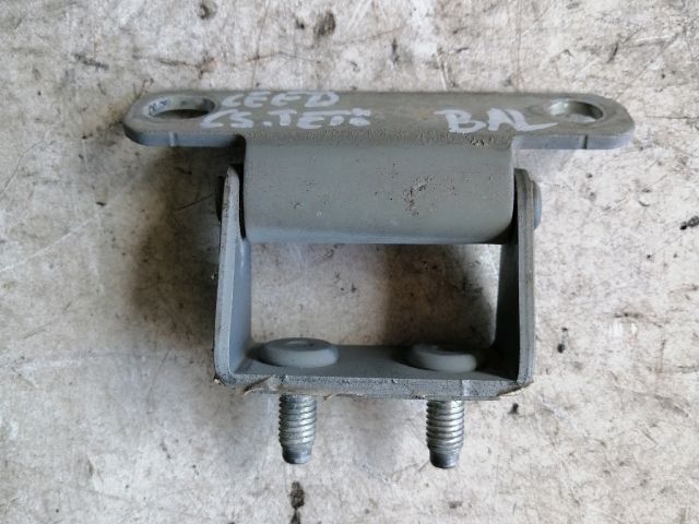 bontott KIA CEED Csomagtérajtó Bal Zsanér