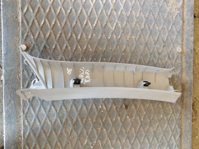 bontott KIA CEED Csomagtérajtó Burkolat Felső