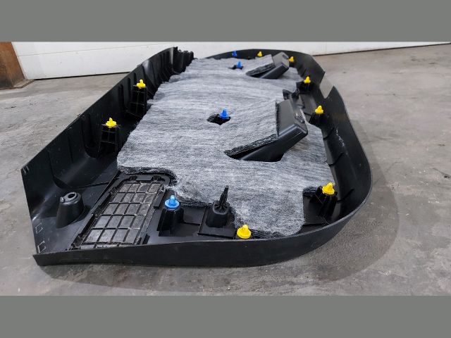 bontott KIA CEED Csomagtérajtó Burkolat (Részeivel)