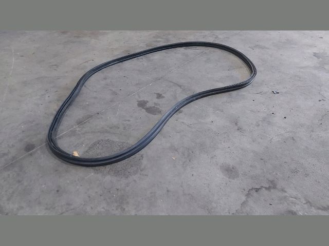 bontott KIA CEED Csomagtérajtó Gumikéder