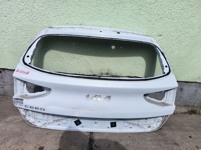 bontott KIA CEED Csomagtérajtó (Részeivel)