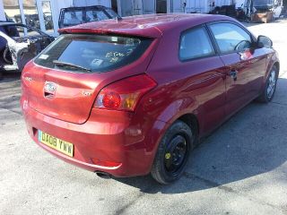 bontott KIA CEED Csomagtérajtó (Részeivel)