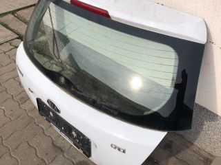 bontott KIA CEED Csomagtérajtó (Részeivel)