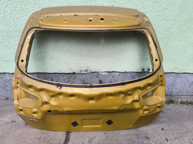 bontott KIA CEED Csomagtérajtó (Részeivel)