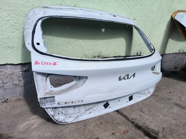 bontott KIA CEED Csomagtérajtó (Üres lemez)