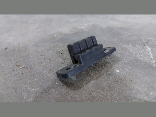 bontott KIA CEED Csomagtérajtó Ütköző