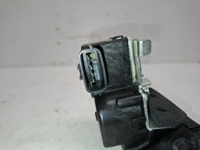 bontott KIA CEED Csomagtérajtó Zárszerkezet