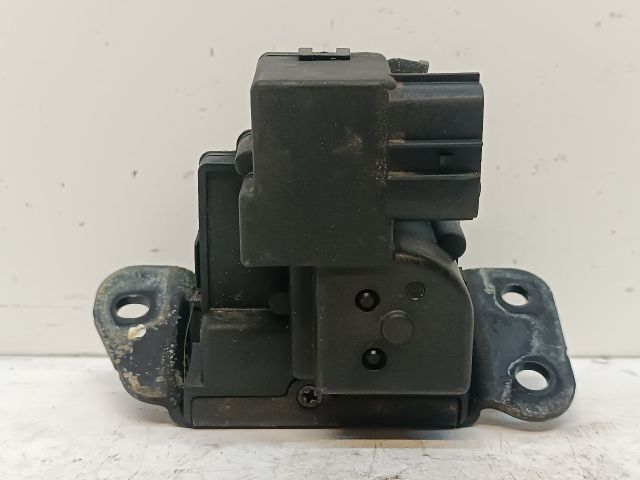 bontott KIA CEED Csomagtérajtó Zárszerkezet