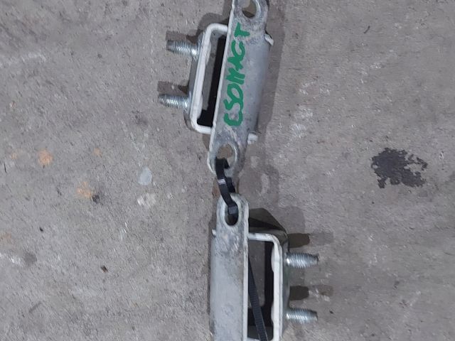 bontott KIA CEED Csomagtérajtó Zsanér