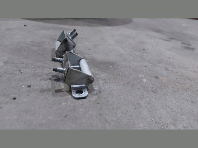 bontott KIA CEED Csomagtérajtó Zsanér