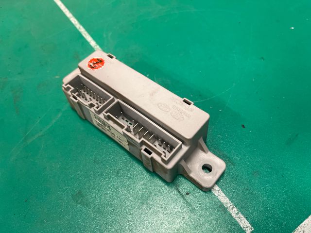 bontott KIA CEED Elektronika (Magában)