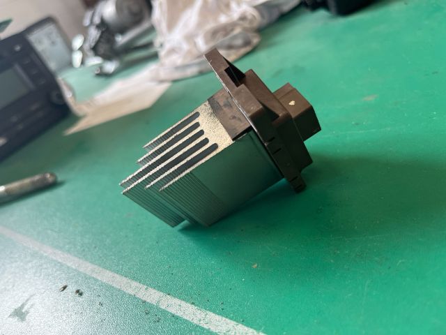 bontott KIA CEED Előtét Ellenállás Fűtőmotor