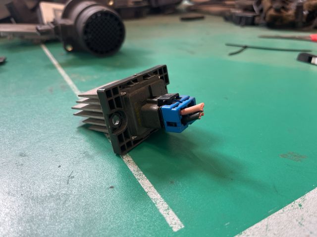 bontott KIA CEED Előtét Ellenállás Fűtőmotor