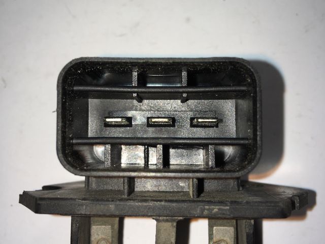 bontott KIA CEED Előtét Ellenállás Fűtőmotor