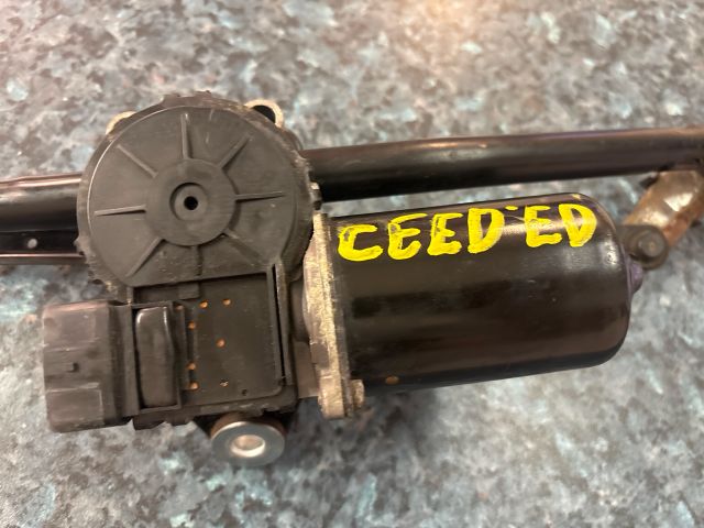 bontott KIA CEED Első Ablaktörlő Szerkezet Motorral