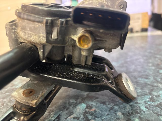 bontott KIA CEED Első Ablaktörlő Szerkezet Motorral