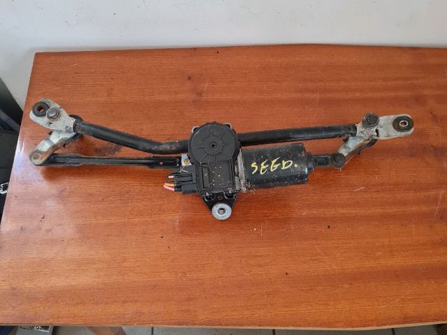 bontott KIA CEED Első Ablaktörlő Szerkezet Motorral