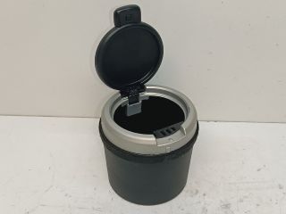 bontott KIA CEED Első Hamutartó