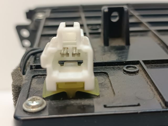 bontott KIA CEED Első Hamutartó