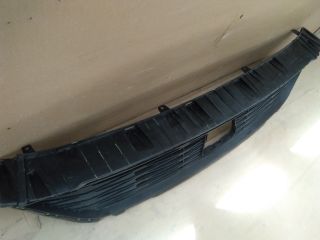 bontott KIA CEED Első Lökhárító Alsó Középső Díszrács