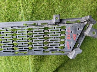 bontott KIA CEED Első Lökhárító Alsó Középső Díszrács