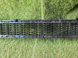 bontott KIA CEED Első Lökhárító Alsó Középső Díszrács