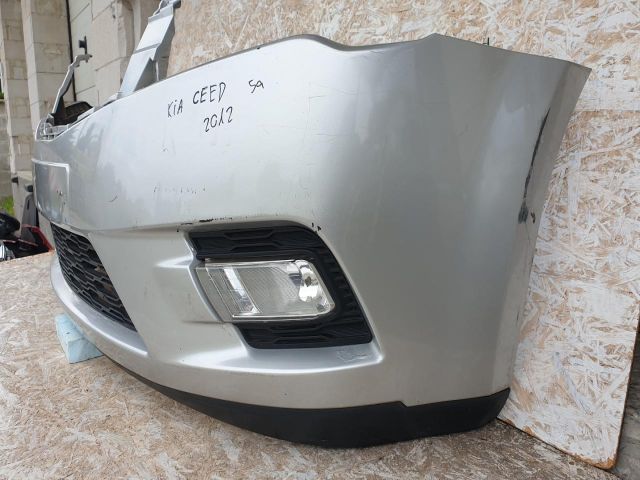 bontott KIA CEED Első Lökhárító (Részeivel)