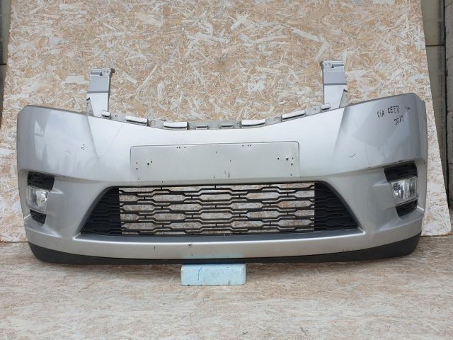 bontott KIA CEED Első Lökhárító (Részeivel)