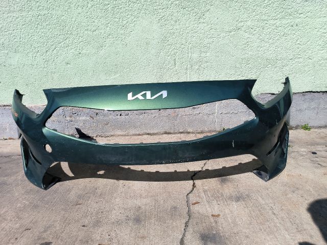 bontott KIA CEED Első Lökhárító (Részeivel)