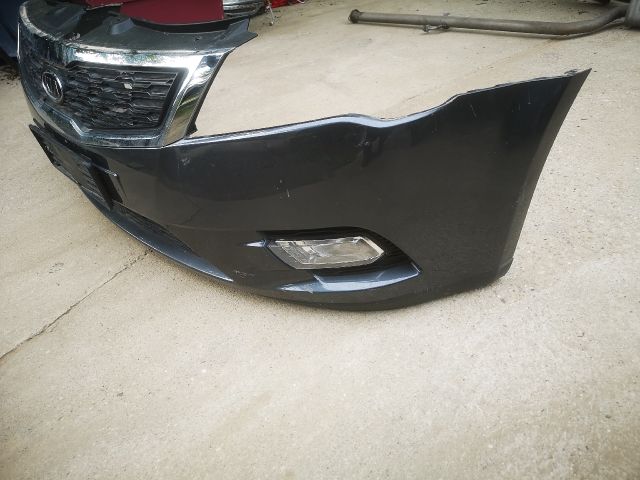 bontott KIA CEED Első Lökhárító (Részeivel)