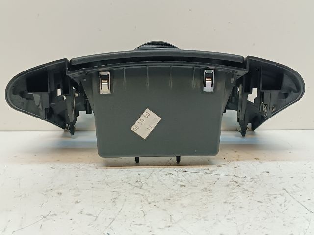 bontott KIA CEED Első Tároló Rekesz