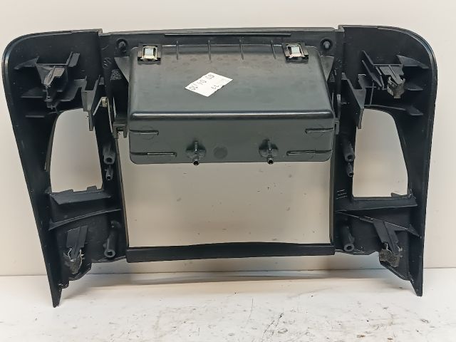 bontott KIA CEED Első Tároló Rekesz