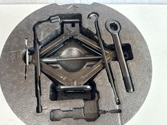 bontott KIA CEED Emelő