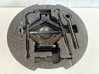 bontott KIA CEED Emelő