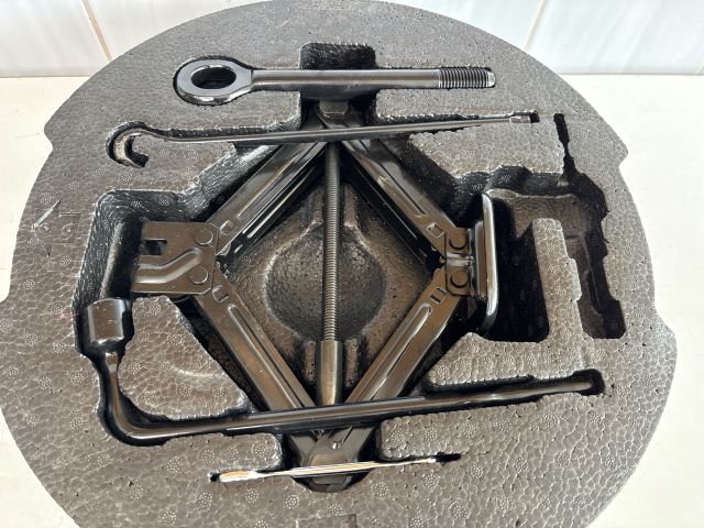 bontott KIA CEED Emelő