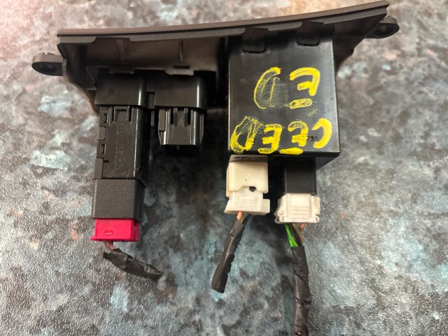 bontott KIA CEED Fényszórómagasság Állító Kapcsoló