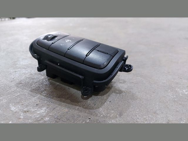 bontott KIA CEED Fényszórómagasság Állító Kapcsoló