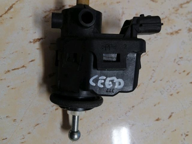 bontott KIA CEED Fényszórómagasság Állító Motor Jobb